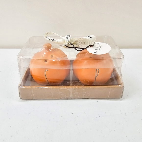 Rae Dunn Ceramic Pumpkin Salt and Pepper Shakers NWT - Picture 4 of 6